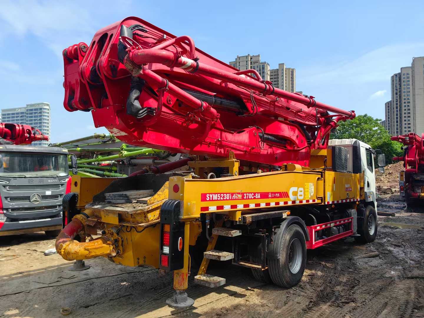 SANY 37m compact concrete pump truck for sale - suitable for confined spaces and urban operations