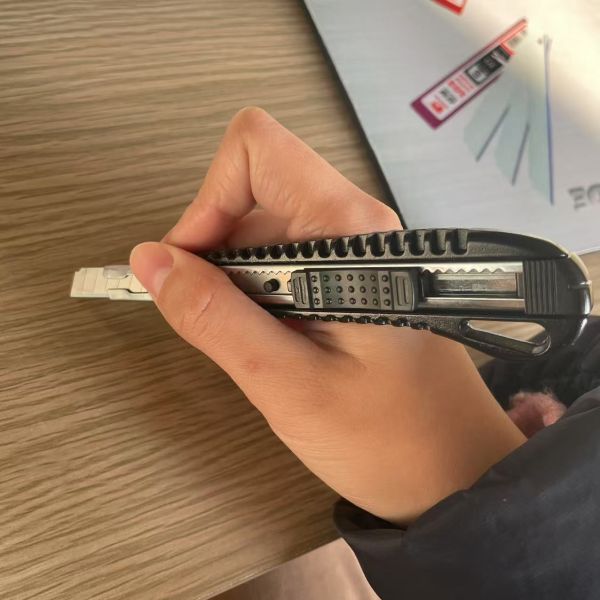 Snap Off Blade Type 9mm Cutter Knife With Retractable Blade