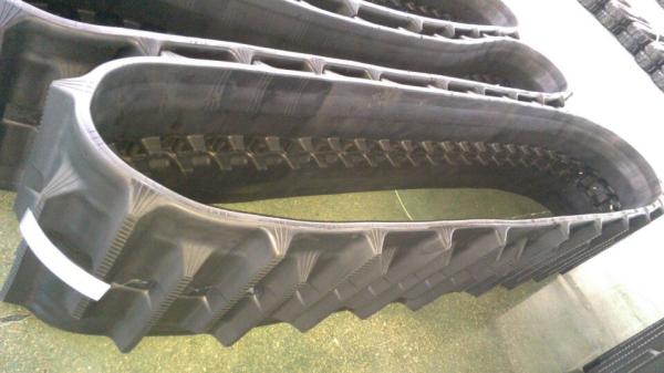Black Rubber Kubota Replacement Tracks , Flexible Harvester Rubber Tracks