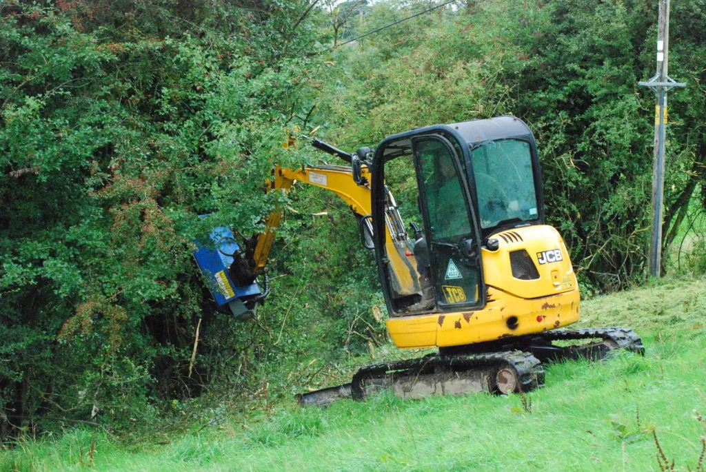 Huitong Excavator Flail Mower for 3-5 Ton Excavators, Roadside/Ditch Maintenance/Forestry