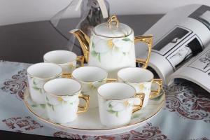 China Upscale 300ml Personalized English Fine Bone China Tea Sets wholesale