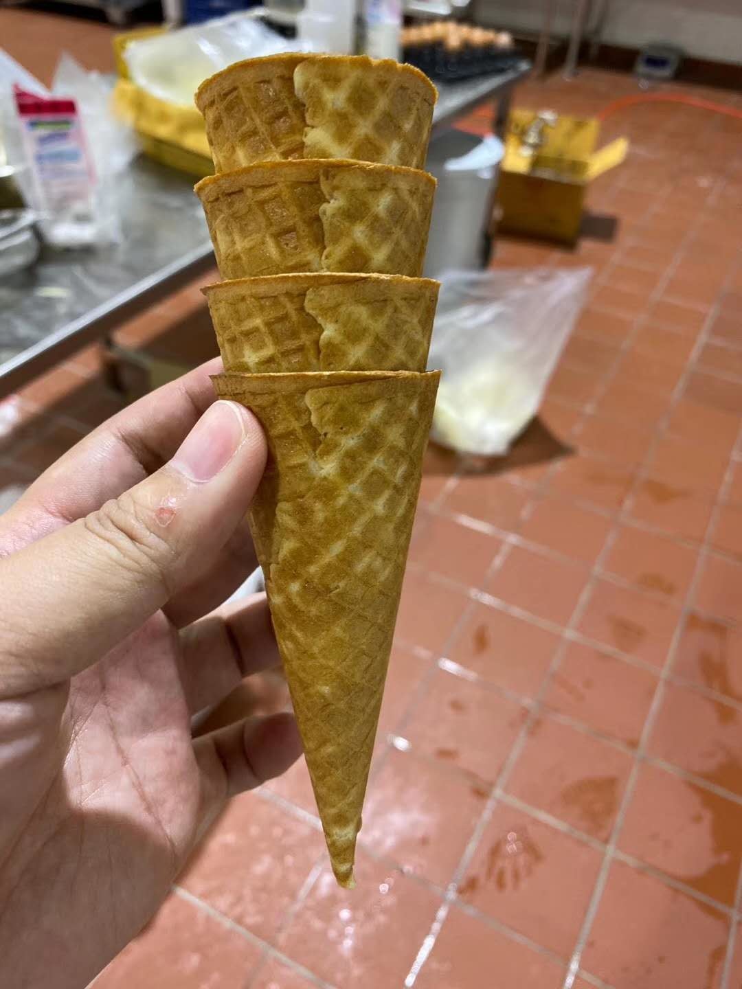 Multidimensional Waffle Ice Cream Cone Biscuit Making Machine / Rolled Sugar Cone Product Line
