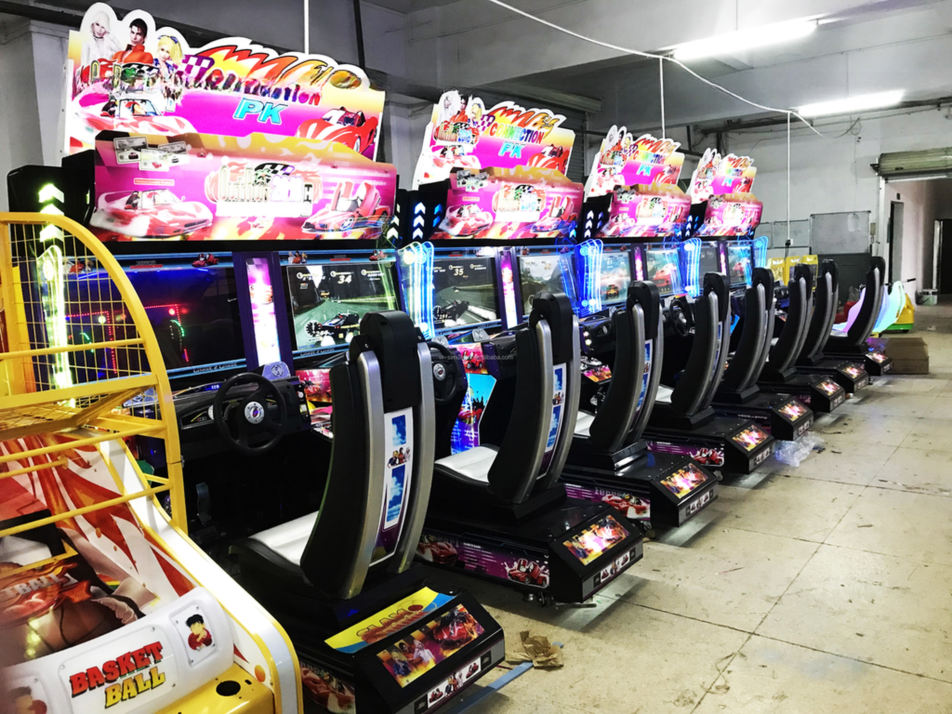 Fun City Amusement Car Racing Game Machine 2 Players 200*180*210CM