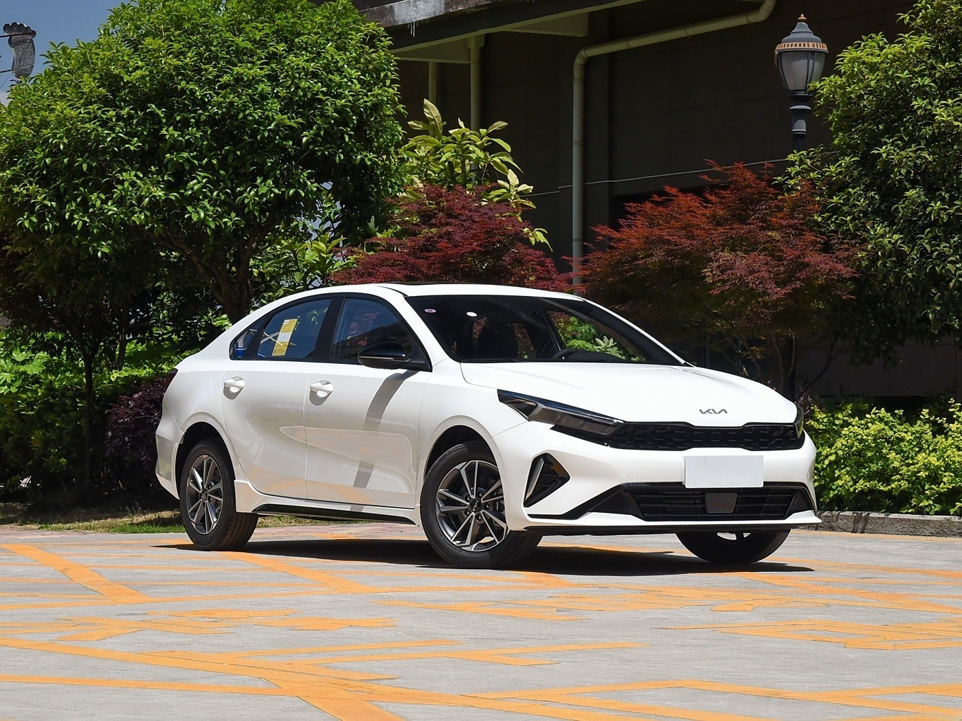 Kia K3 Korean Brand 5-Seat 2WD Gasoline Kia Cars With Automatic Gearbox R18 Tires Left Steering In Stock