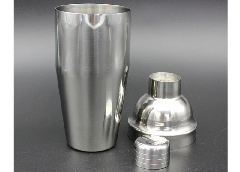 Western Style Kitchen Household Items 750ml Stainless Steel Wine Mixing Cup
