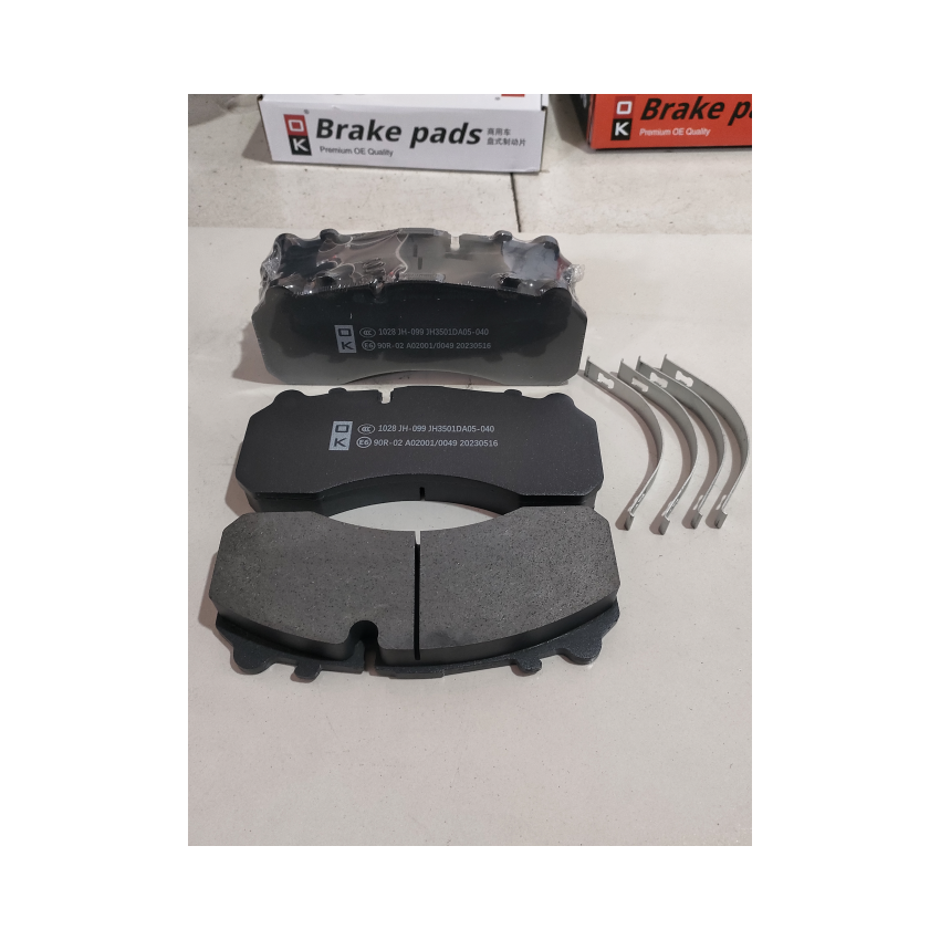 Heavy Duty Ceramic Brake Pad JH3501DA05-040 for Volvo Truck Spare Parts at Outlet