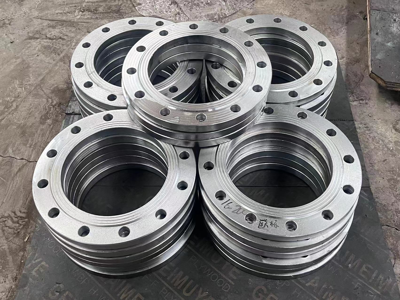 DN1400mm 1/2 Raised Face Weld Neck Flange Class 800 Galvanized