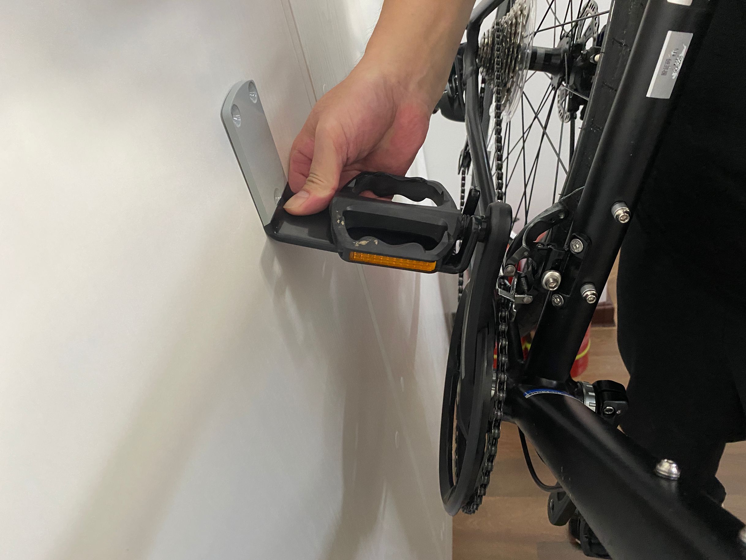 Metal Pedal Suspension Rack Detachable Design for E-Bikes MTBs City Bikes and Road Bikes