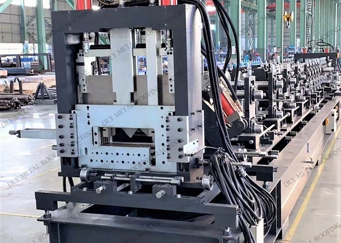 15kw Purlin Rolling Machine Hydraulic Cutting C Section Roll Forming Machine