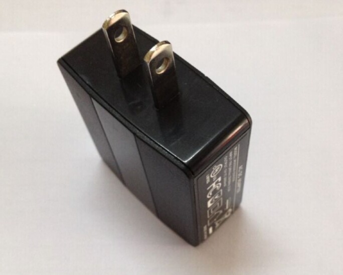 2016 Lastest Design High Speed Wholesale Universal Portable USB Charger