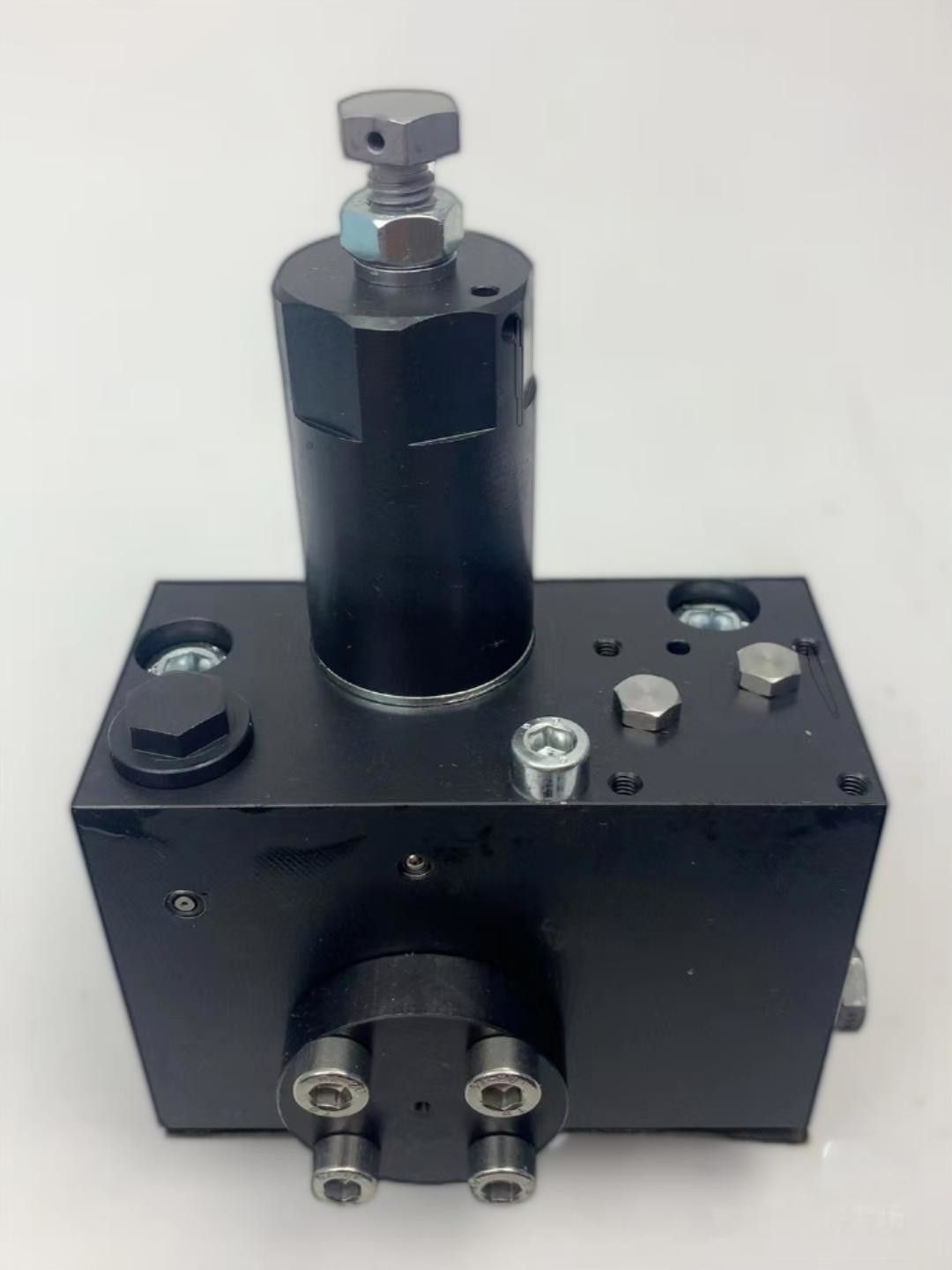254879003 Putzmeister concrete pump truck accessories multi-way valve head/quantitative pump input module