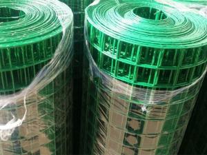 China Green PVC Plastic Coated Welded Wire Mesh Panels Rolls For Making Crab Trap wholesale