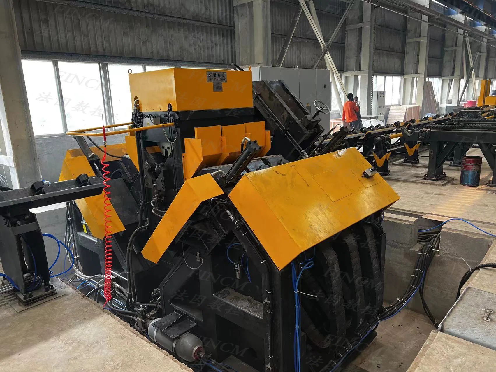 Q235/Q345/SS400/ST37-2/ST52/Q420/Q460/S235JR/S275JR/S355JR Angle Steel Widely Used in Large Scale Structural Projects