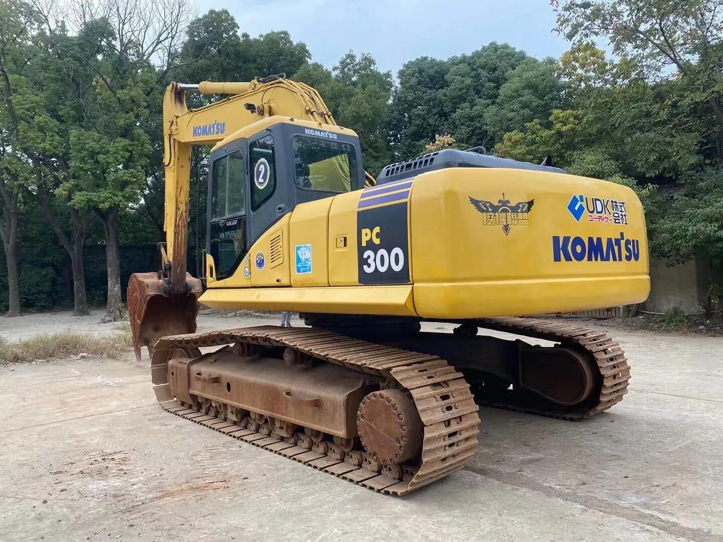 Komatsu PC300 Excavator 1.4 Bucket Capacity 3000 KG Machine Weight Japan Original Used
