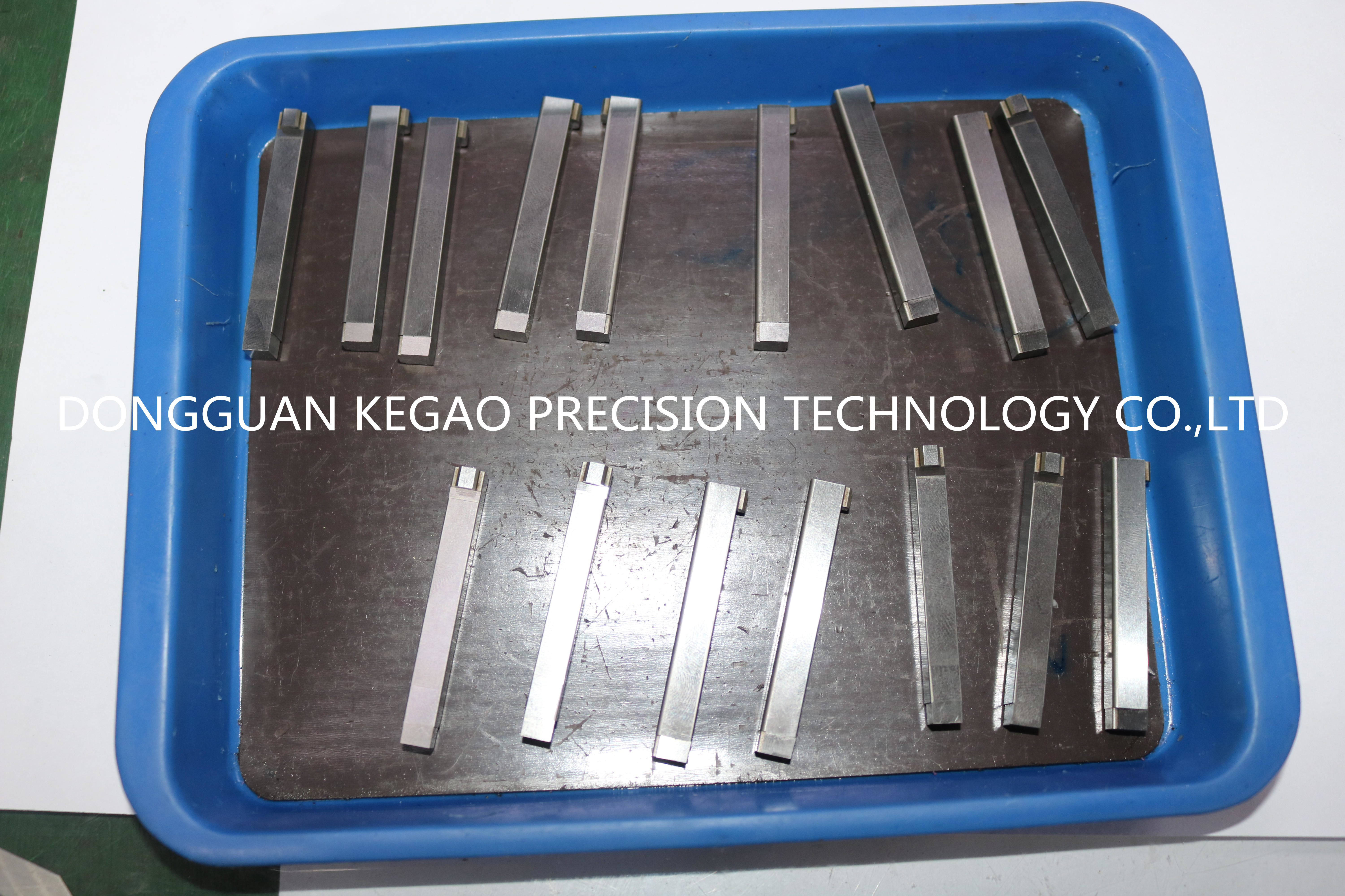 Insert Injection Molding Automotive Parts 8407 Material 0.001mm Accuracy