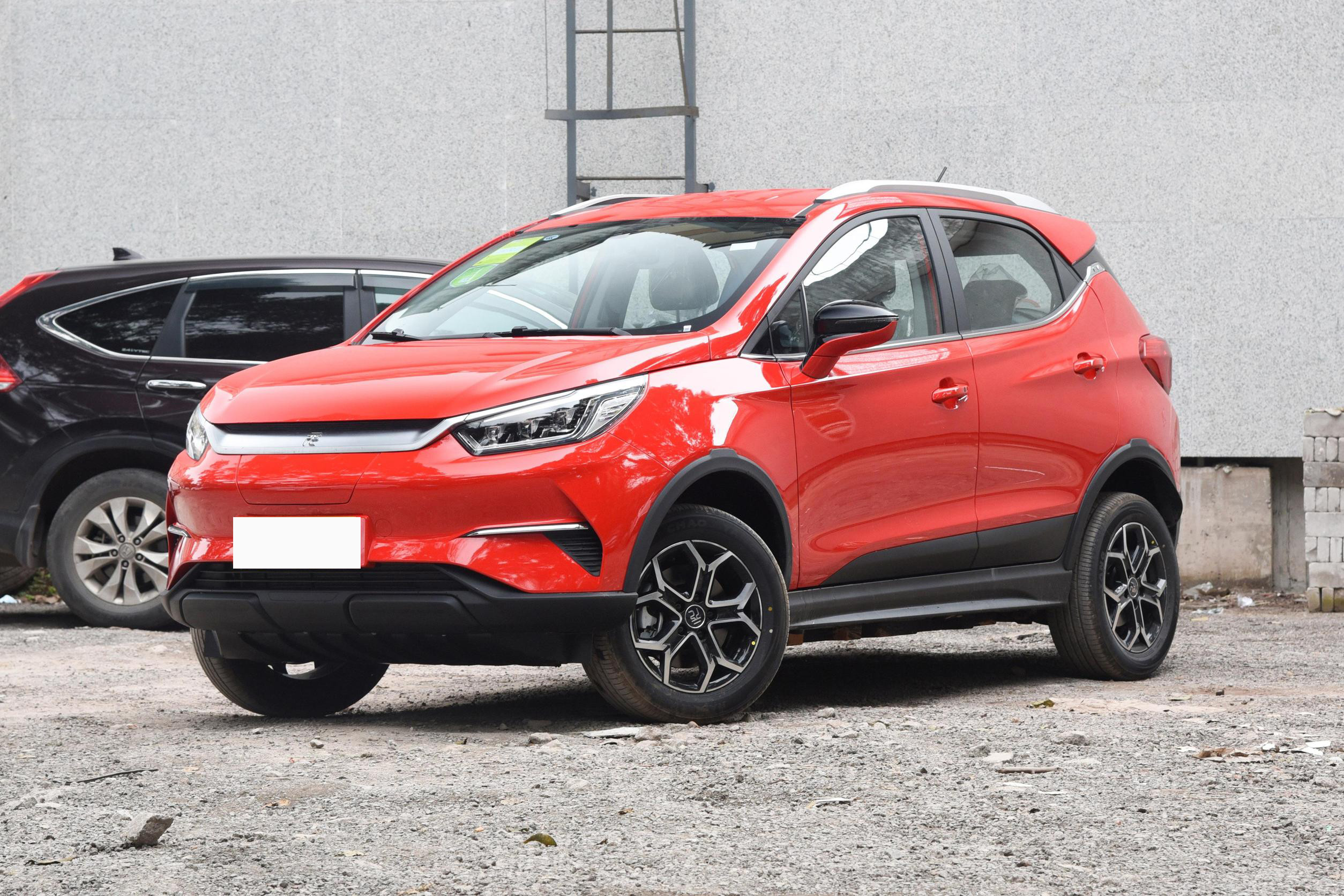 Small BYD Yuan Pro EV Car SUV Durable 4 Wheel Electric Vehicles 310km Range