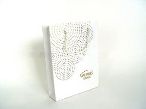 China Customised personalized Laminated Printing White Gift Paper Carrier Bags wholesale