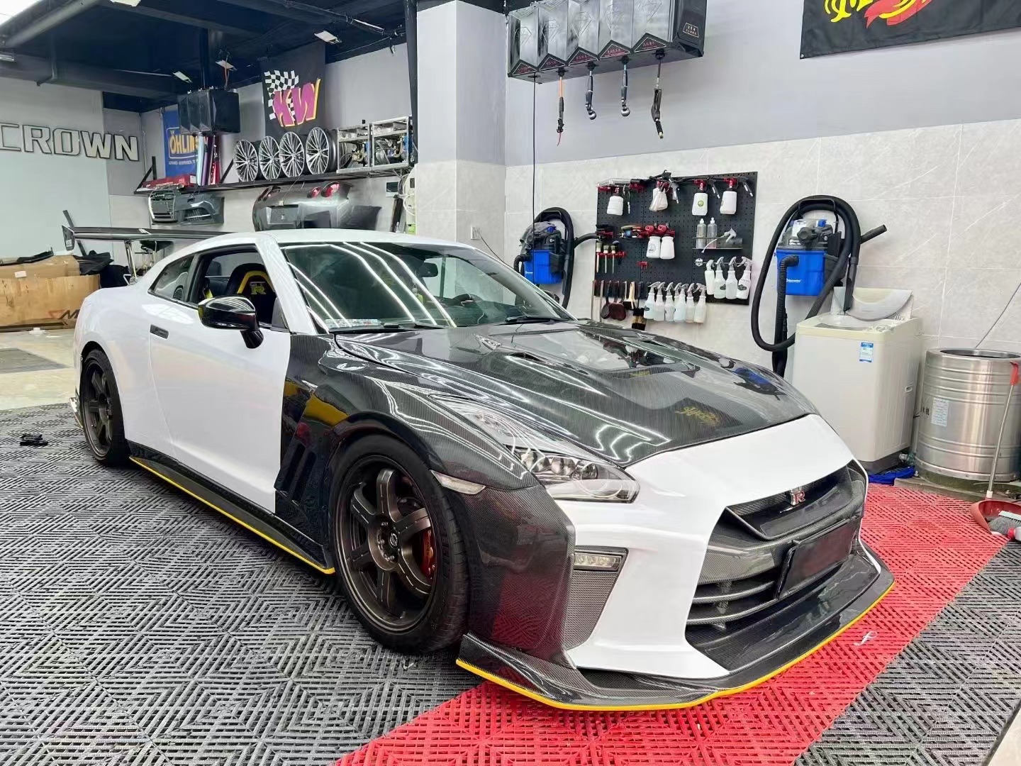 For Nissan GTR R35 Carbon Fiber Body Kit GTR Upgraded Top Style Carbon Fiber Front and Rear Bumper Side Skirt Spoilers