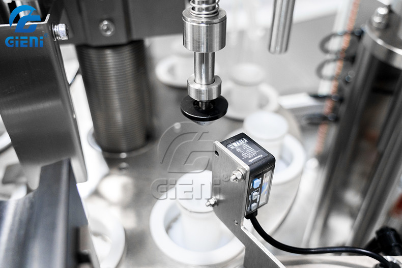 Daily Chemical 200mltube Filler And Sealer Pneumatic Loading