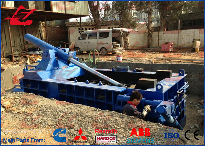 Waste Vehicle Car Compactor Metal Baler Machine , Powerful Scrap Car Baler Y83-250UA