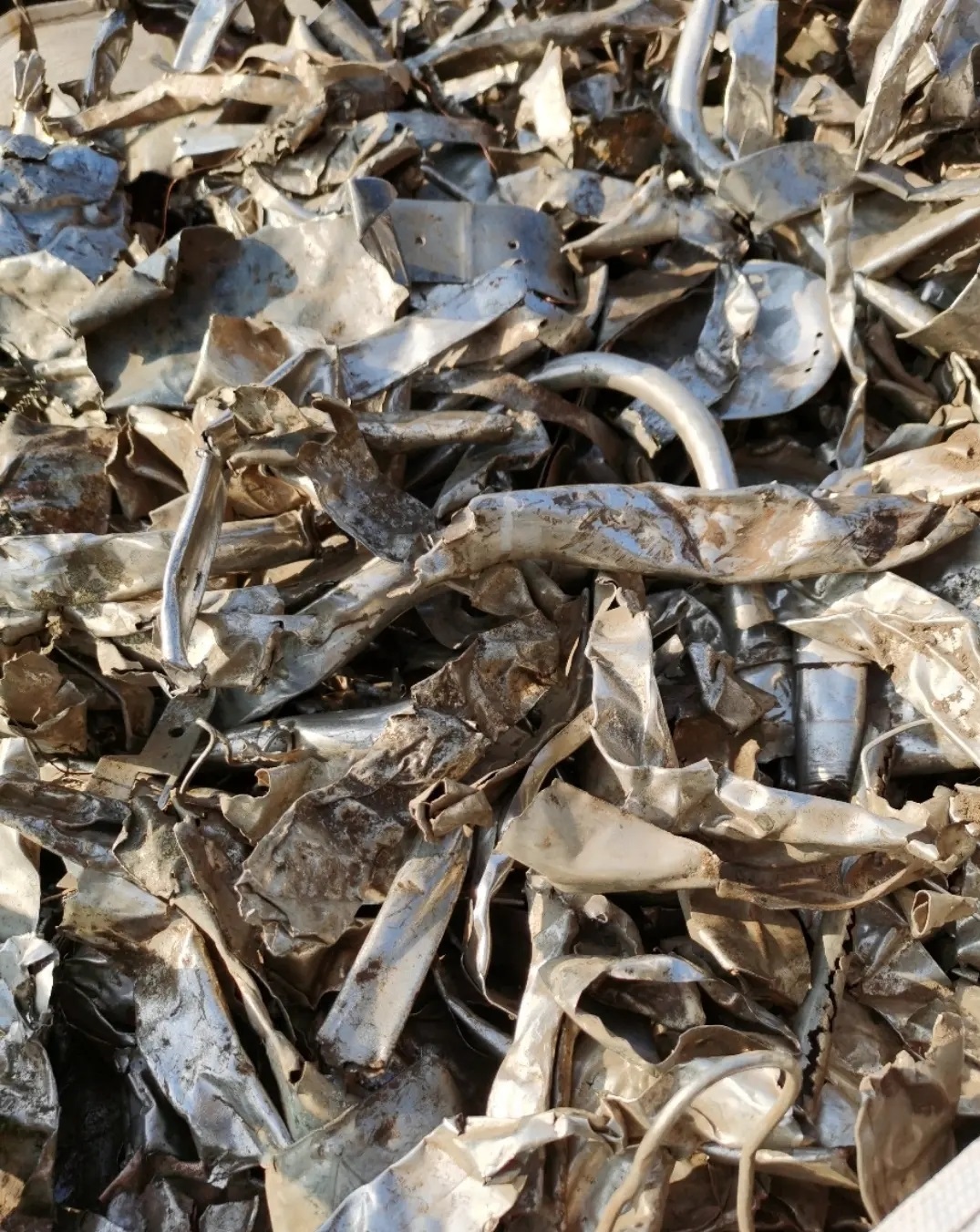 Metal Crusher Machine for Recycling Waste Scrap Metal in Small Size