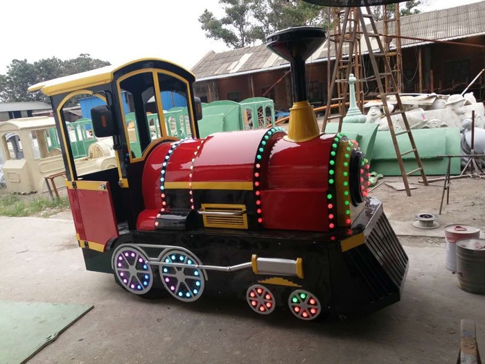 Pollution Free Trackless Train Amusement Ride With Smoke Steam Spray Device