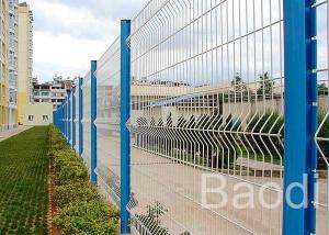 China Plastic Coated Wire Mesh Fence Panels With Metal Post For Field Fence wholesale