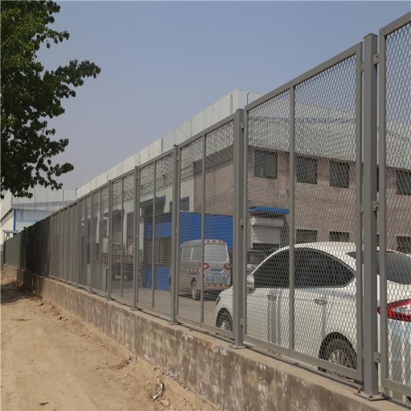 PVC Flattened Expanded Steel Mesh Sheet Diamond 1.8m Height