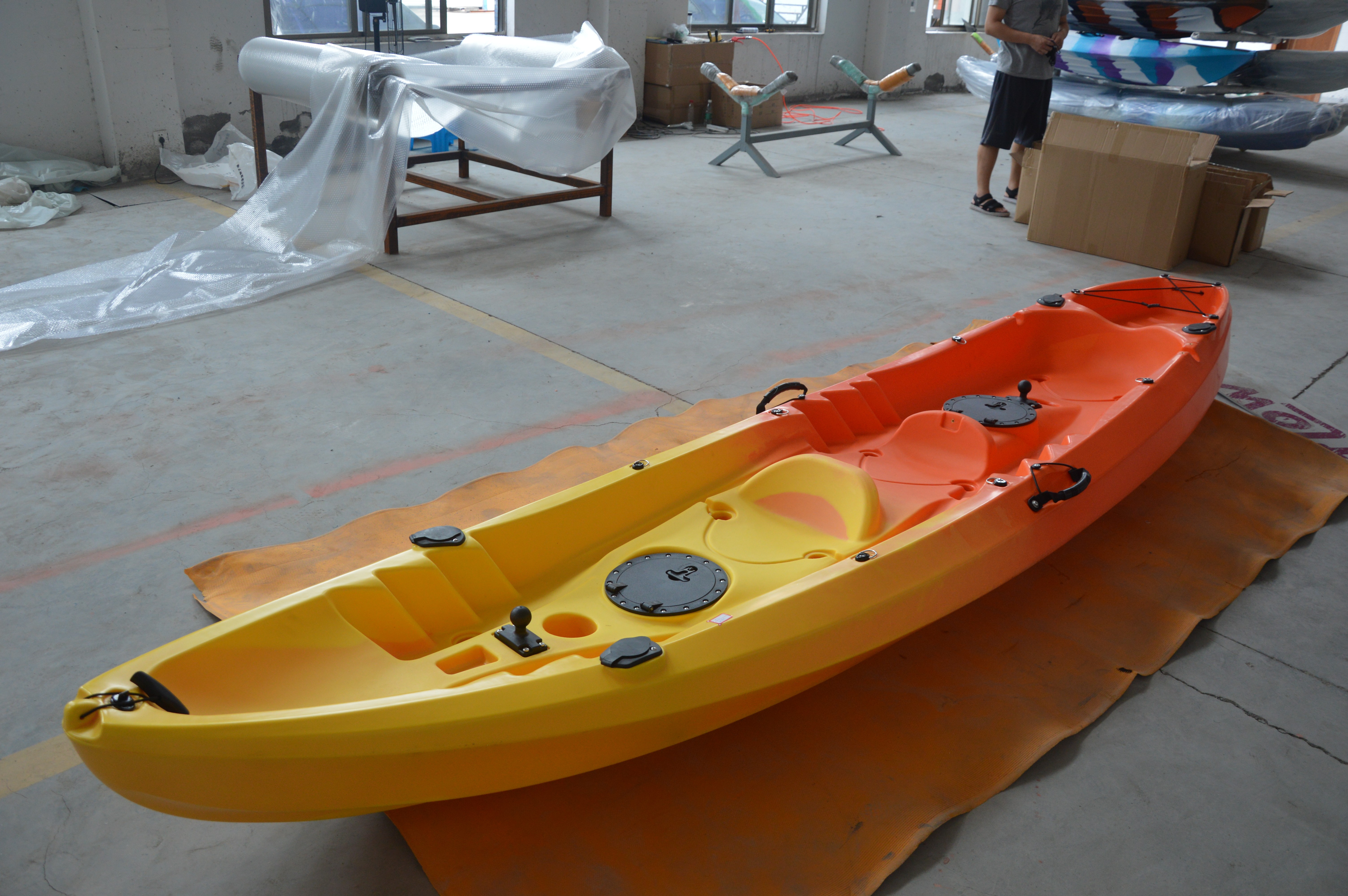 LLDPE/HDPE Material 2 Person Canoe for Family Kayaking Woowave Gradient Fishing Kayak