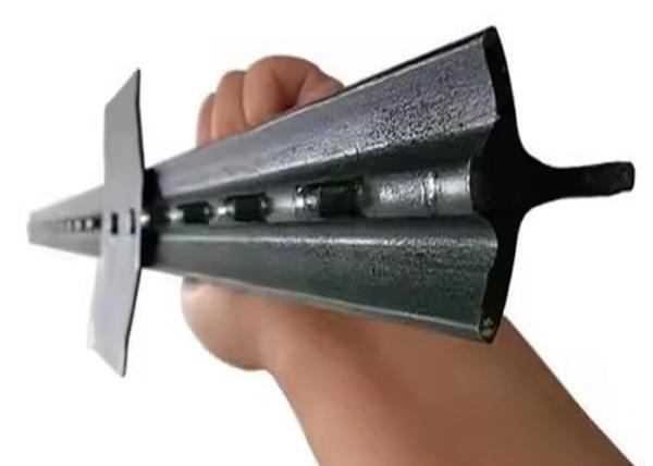 Heavy Duty Black Bitumen Coated Three Pointed Y Post For Livestock Security And
