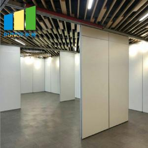 China Banquet Hall Office Wooden Movable Acoustic Operable Mobile Partition Walls on sale