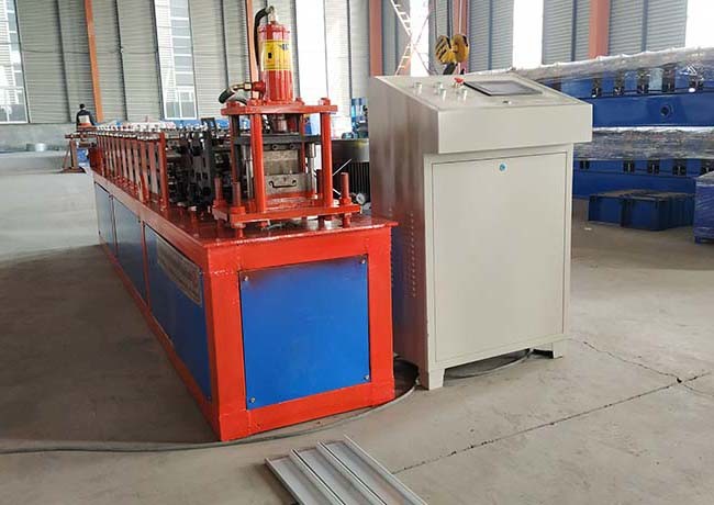 Fully Automatic Roller Shutter Door Roll Forming Machine With Holes Punching Device