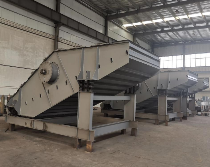 50TPH-200TPH Self cleaning mineral screening deck