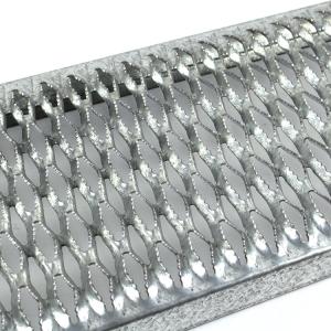 China Stair Treads Anti Skid Plates Perforated Walkway Round Metal Mesh ISO Passed wholesale
