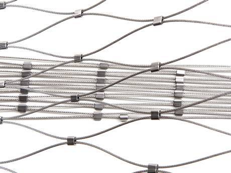 There are ferrules type rope meshes  folding and unfolding.