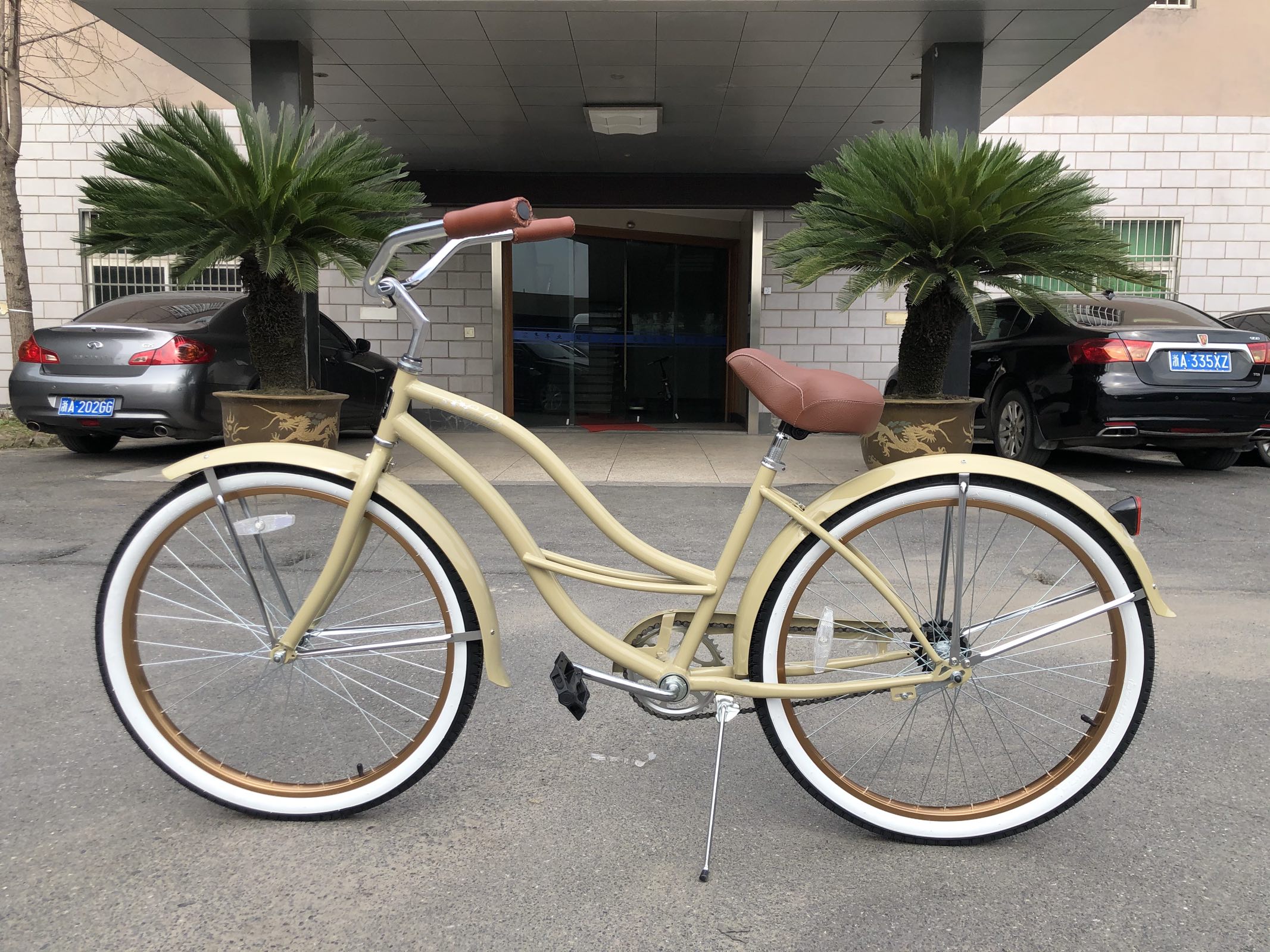 26" InStock Beach Cruiser Bike with Multi Speeds Matt Black/Pearl White/Beige Color 14KGS