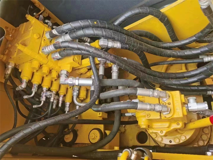 Good Condition PC130-8 Excavator with 66 KW Cummins Engine Reconditioned in Shanghai