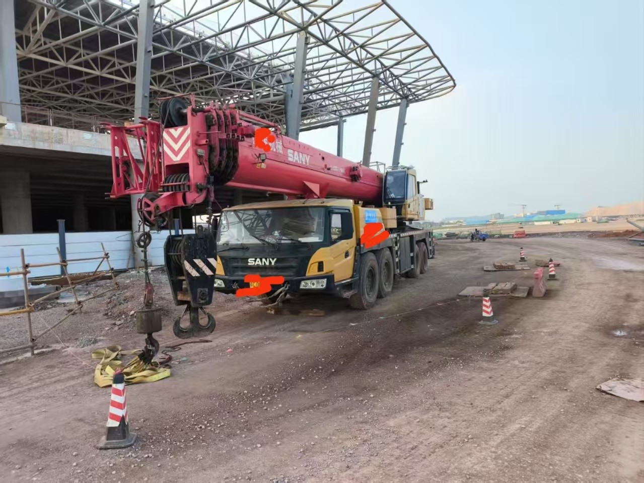 Brand Official Factory Lifting Capacity SA Ny Truck Crane 80ton Stc800E5