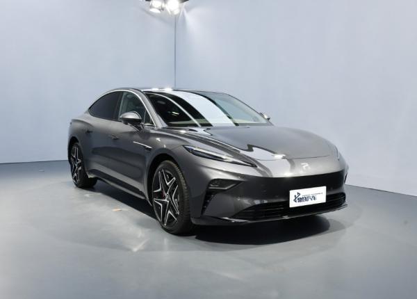 New Energy Rising Automotive F7 Model Electric Powered Car Vehicle Ev Sedan 10