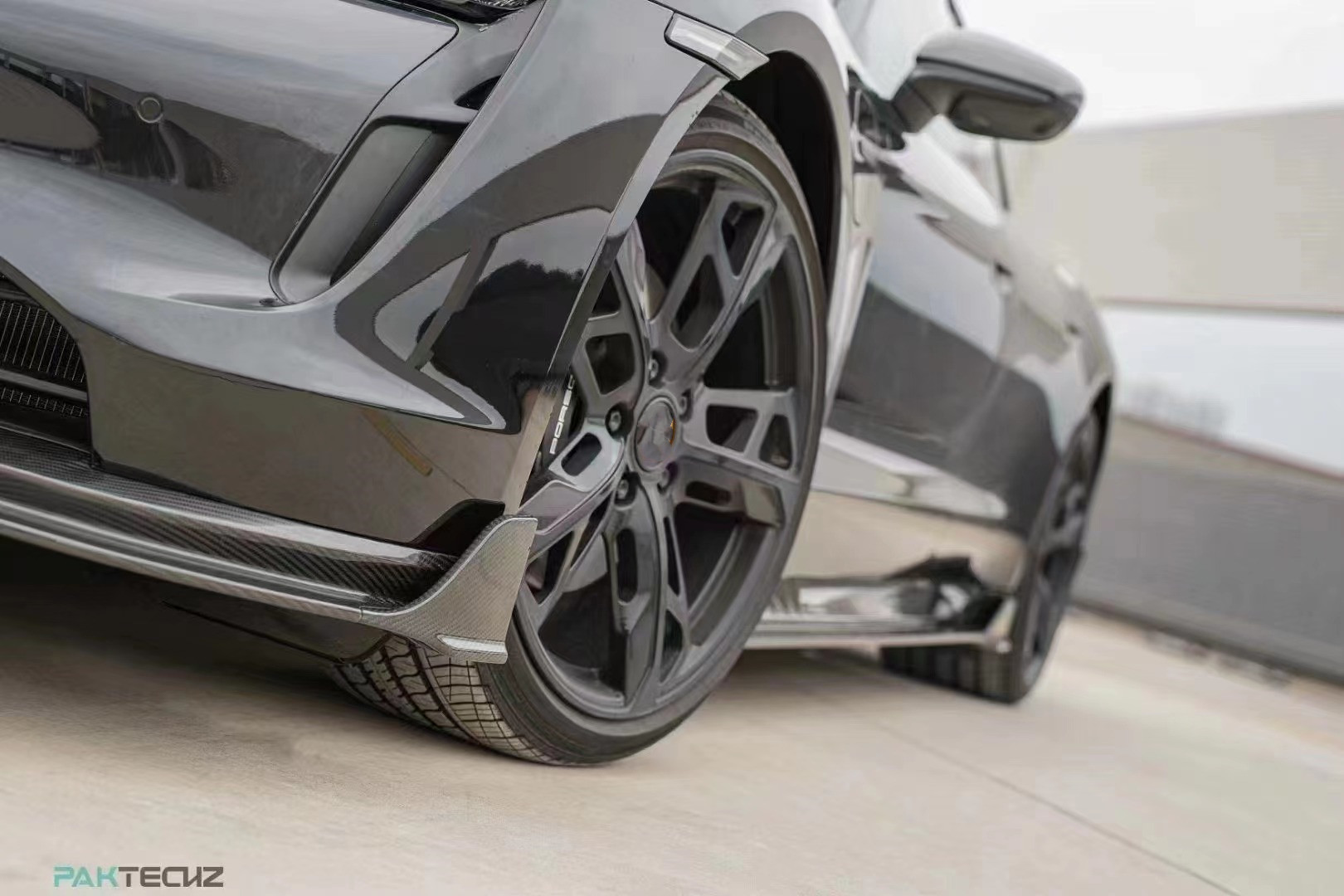 Dry Carbon Fiber Carbon Fibre Body Kit for Porsche Taycan Taycan Upgrade PAKTECHZ Style Front Shovel Diffuser Spoiler Body Kit