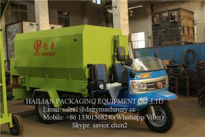 China TMR Mixers Feed Scattering Machine For Dairy Farm , Feed Spreader wholesale