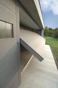 China Custom Design Modern Insulated Panel Tilt Up Overhead Garage Door wholesale