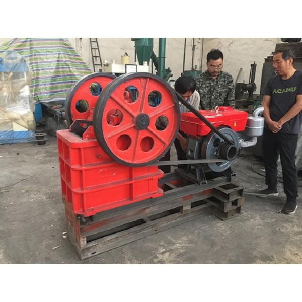 Small Portable Rock Crusher Primary Mobile Jaw Crusher Diesel Engine Type