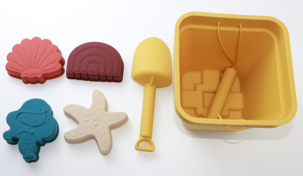 Customized Baby Silicone Toys , Silicone Sand Bucket Set With 6 Piece