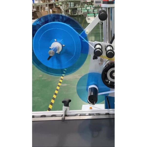 Fully Automatic Flat Gantry Labeling Machine CH-605K Paper Box Labeling Machine, Assembly Line Labeling Machine