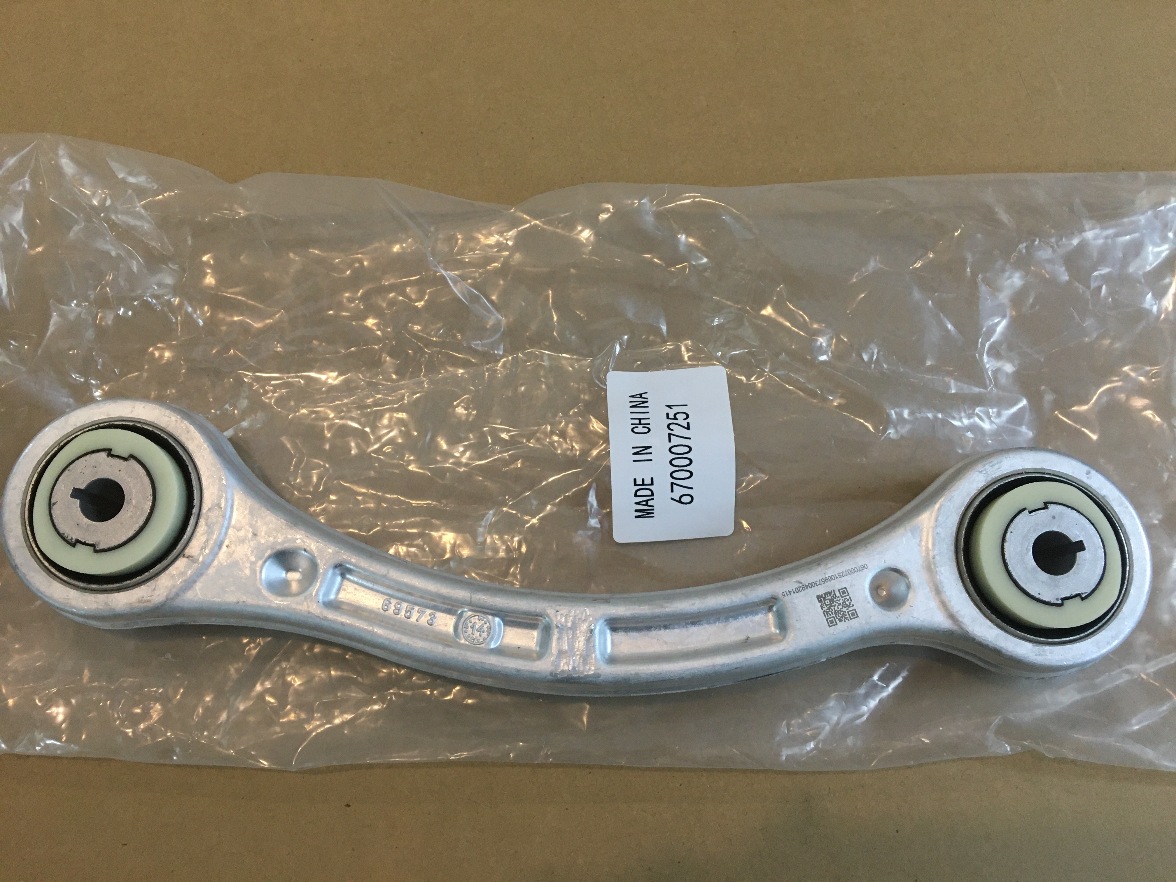 670002808 Rear Automobile Control Arm Sets 670007252 670006273 670007251 For Maserati