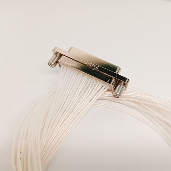 J30J Micro Rectangular Connector with Metal Body Precision Twist Pins and 9-144 Pins PCB Mount