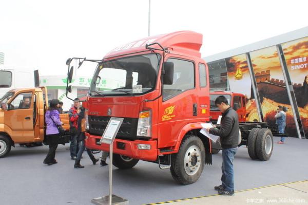 95 Km/H Max Speed Light Commercial Trucks 12 Tons Rated Load Strong Rear Axle