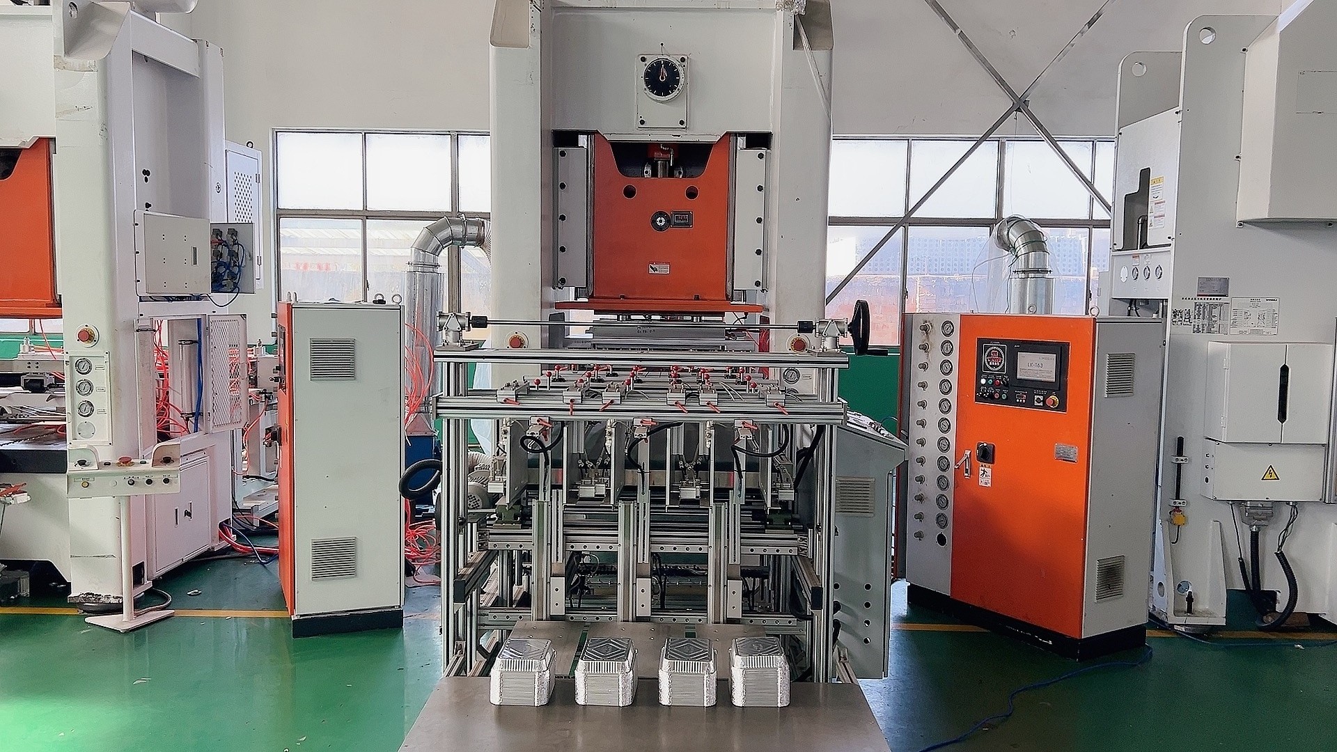 USA Market Fully Automatic Aluminium Foil Food Container Making Machine LK-T80
