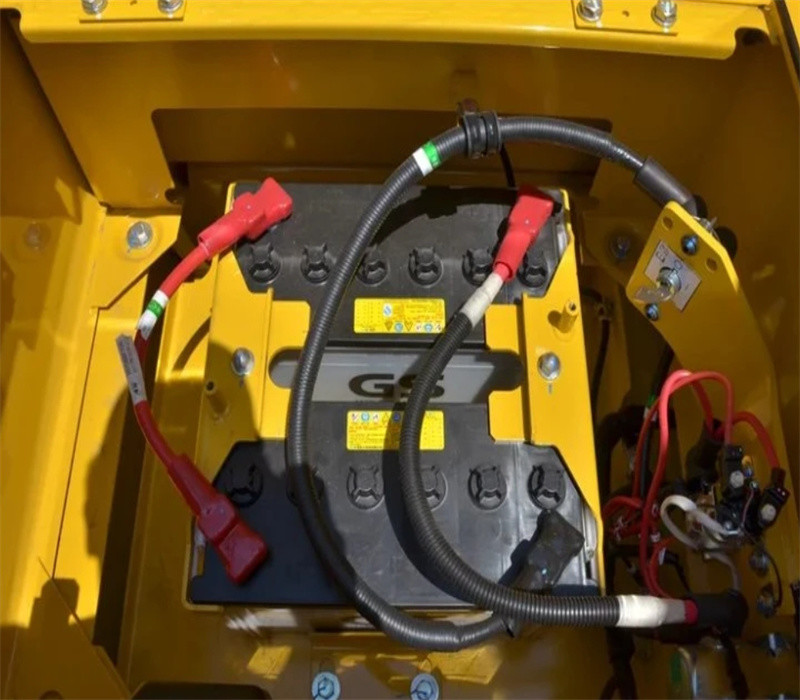 Construction Used KOMATSU Excavator Hydraulic Valve 131KW Used Digger